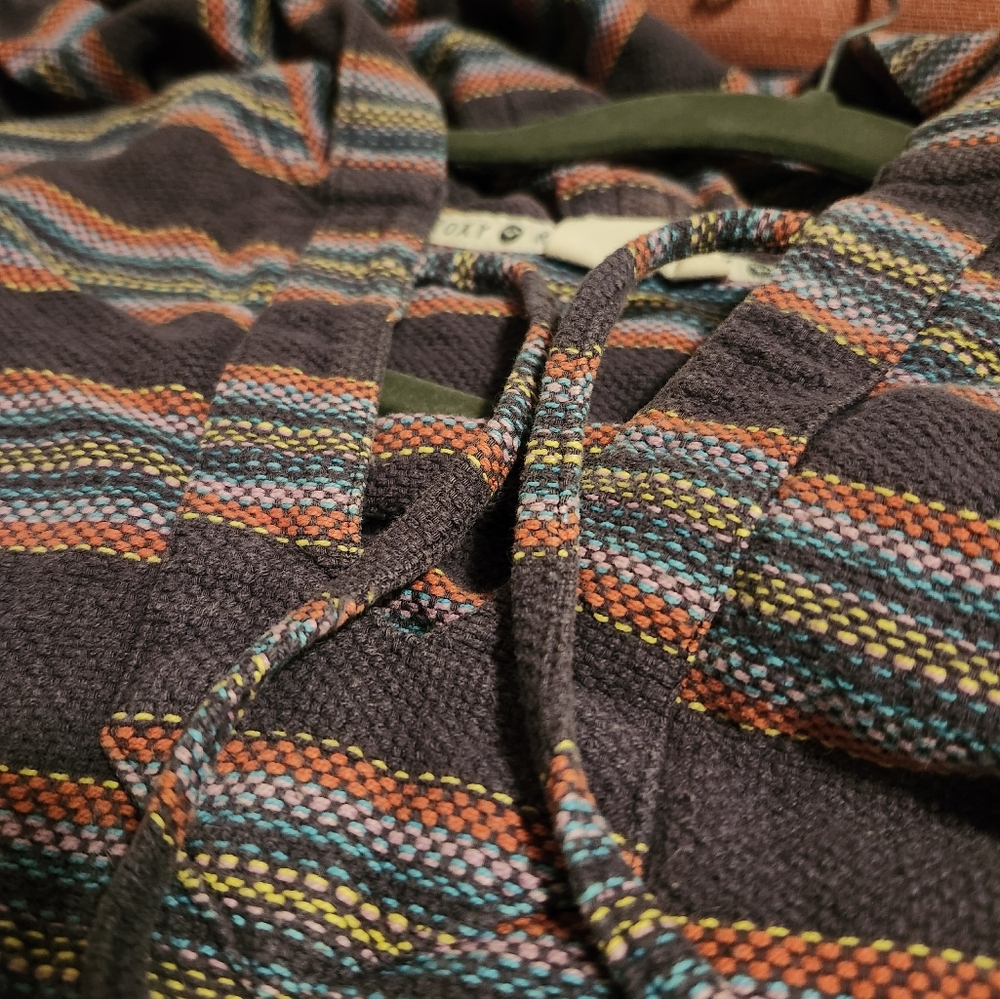 Roxy Pullover - Picture 9 of 10